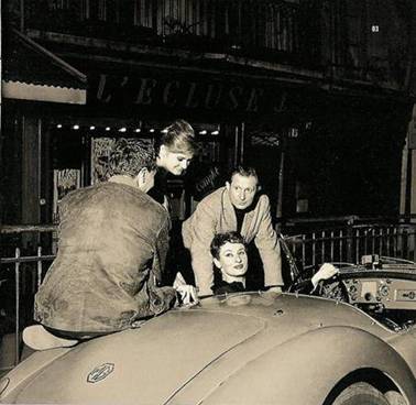 Barbara en mg avec ses amis de l'Ecluse